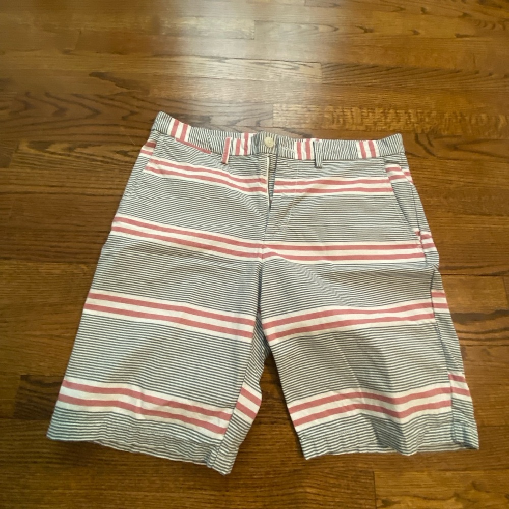 Men’s striped shorts. Size 34